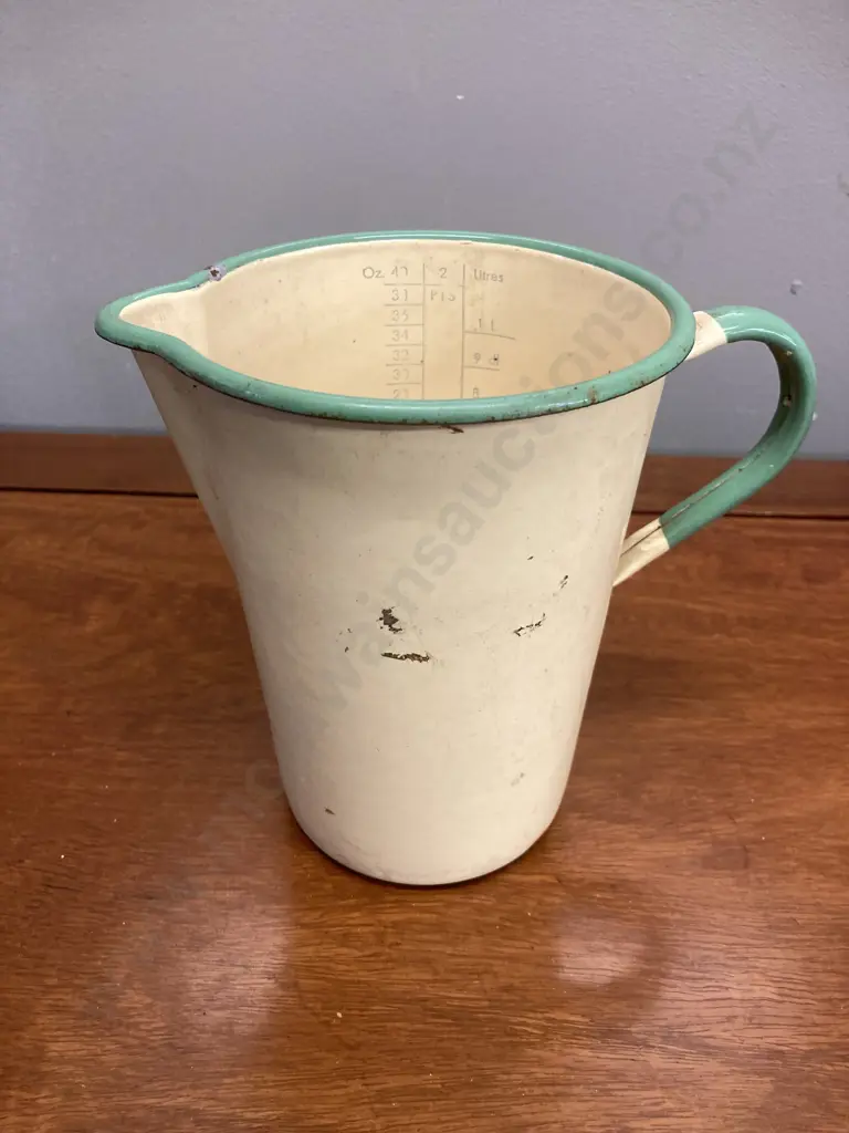 Vintage Retro Green And Cream Large Enamel Ware Kockums Sweden Measuring Jug, 2 PTS / 1 Litre. H16cm Image 1++